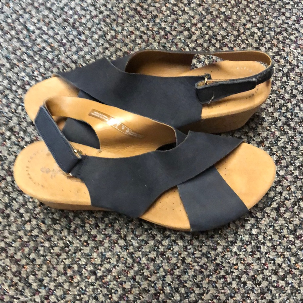 CLARKS SANDAL WEDGES